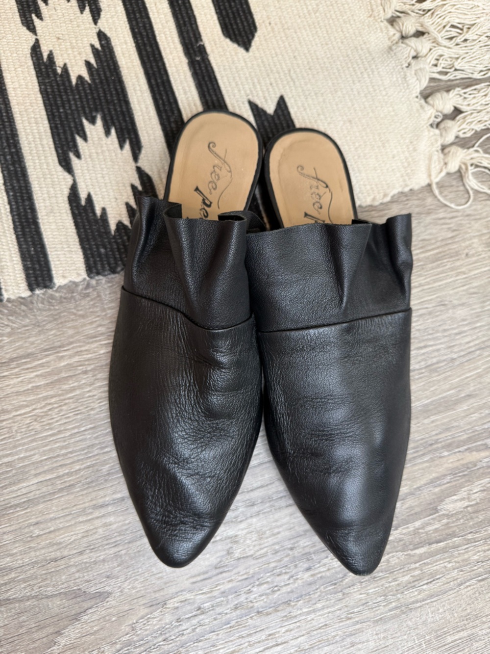 Free People Sienna Black Leather Ruffle Mules Size 9/39 - Picture 4 of 10
